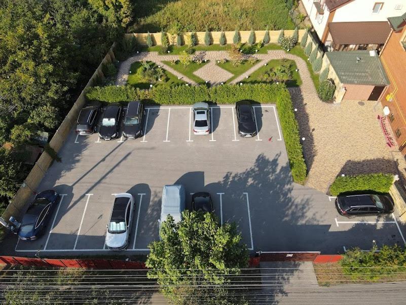 Golden Lion Hotel Boryspil Ngoại thất bức ảnh
