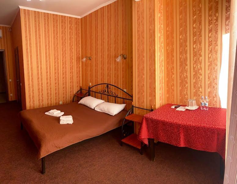 Golden Lion Hotel Boryspil Ngoại thất bức ảnh