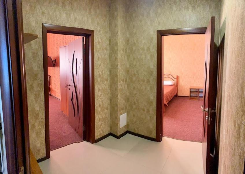 Golden Lion Hotel Boryspil Ngoại thất bức ảnh