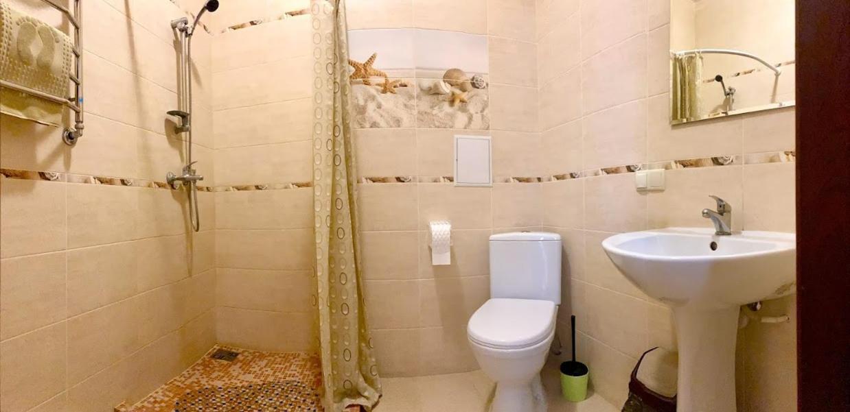 Golden Lion Hotel Boryspil Ngoại thất bức ảnh